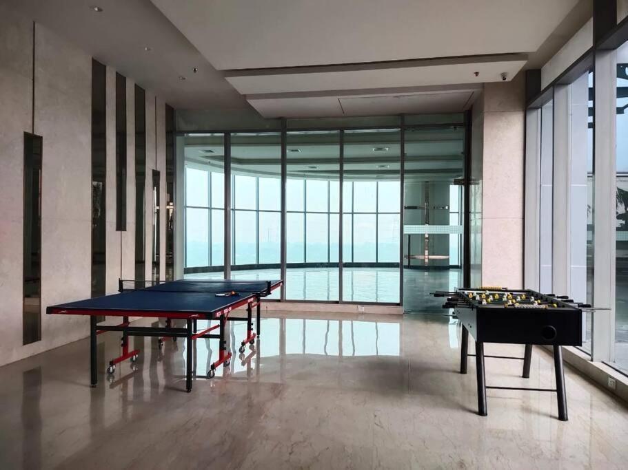 Countryside Luxury Suites - Supernova Noida New Delhi Exterior photo